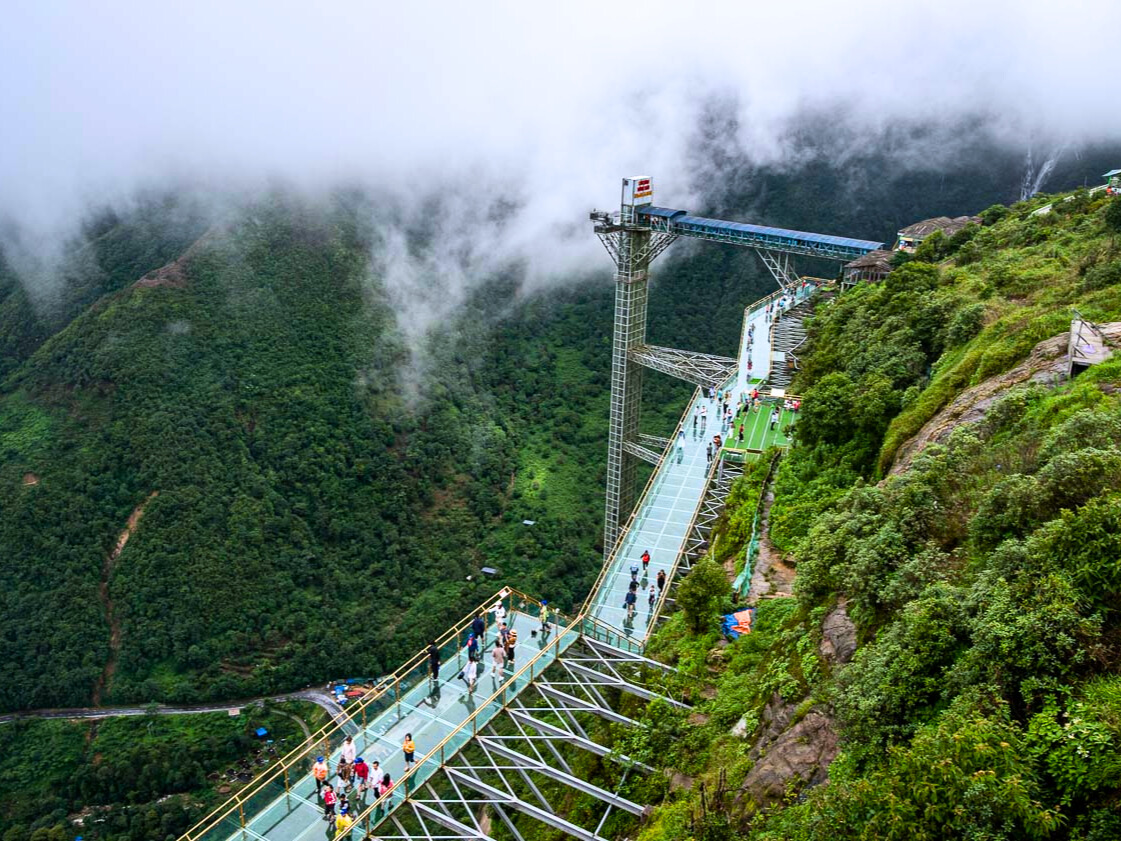 龍雲玻璃天空步道