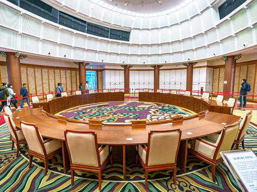 APEC HOUSE 世峰樓