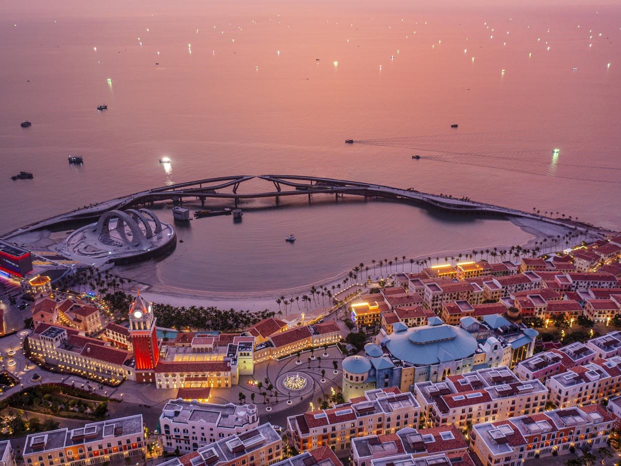 地中海日落小鎮漫遊(特別安排電瓶車)