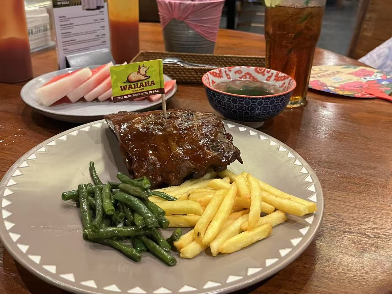 WAHAHA 炭烤豬肋排+軟飲